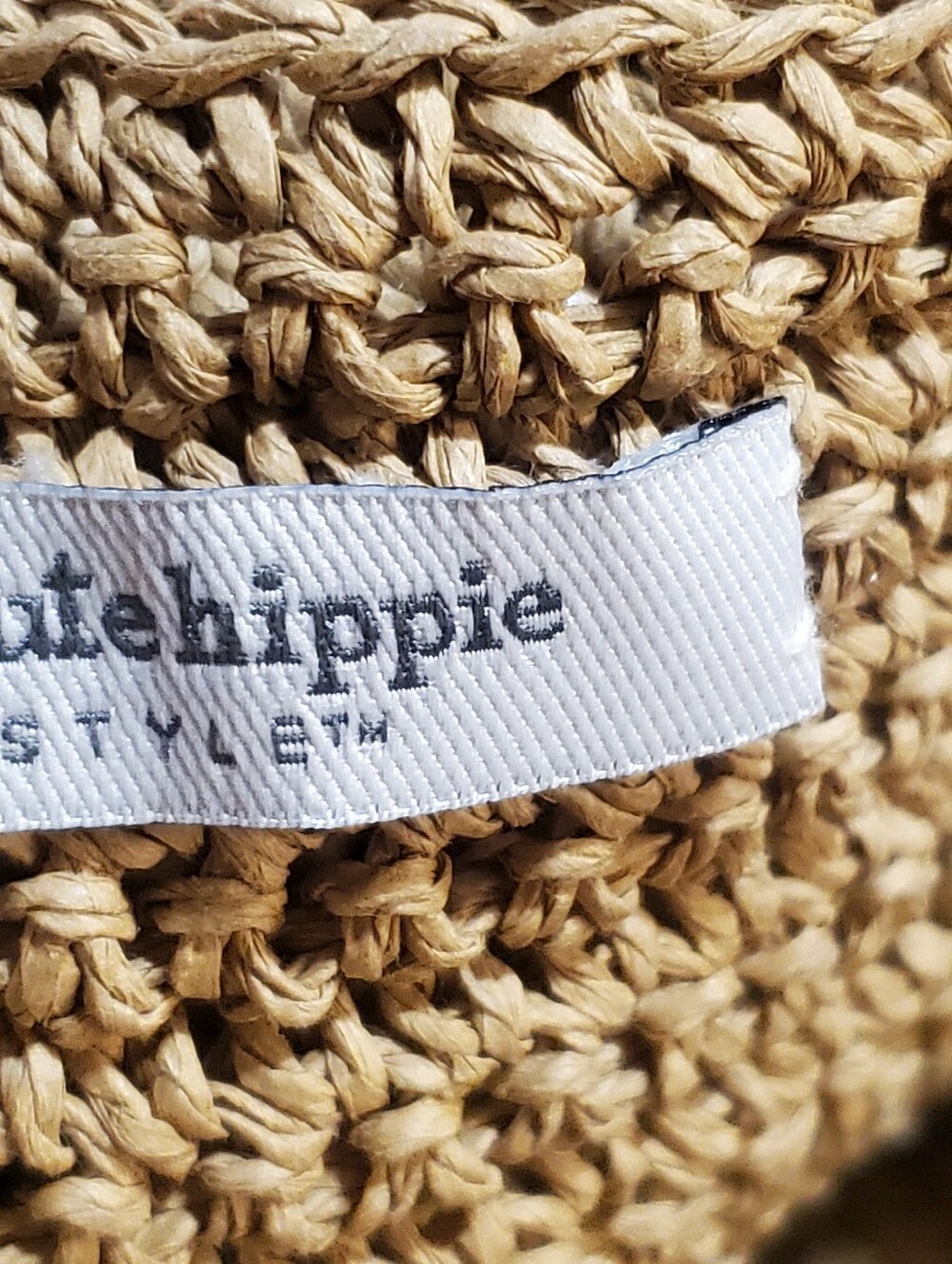 HAUTE HIPPIE NWT WOVEN STRAW CROSSBODY SHOULDER. PALM LEAF CHARM. BEACHY - Picture 6 of 6